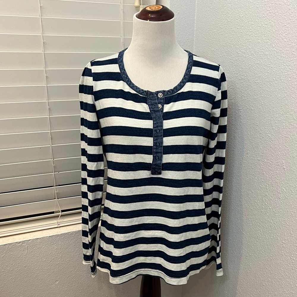 Nwot! Splendid Snap Button Striped Tee - image 5